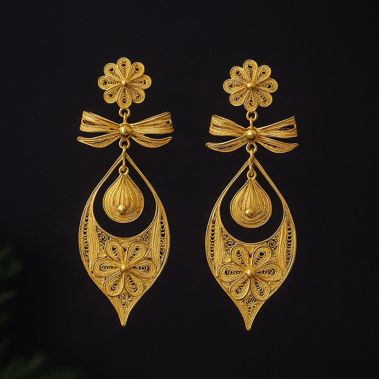 Brincos À Princesa I Gold-plated Silver Filigree Earrings 0.9 oz - 3.5"