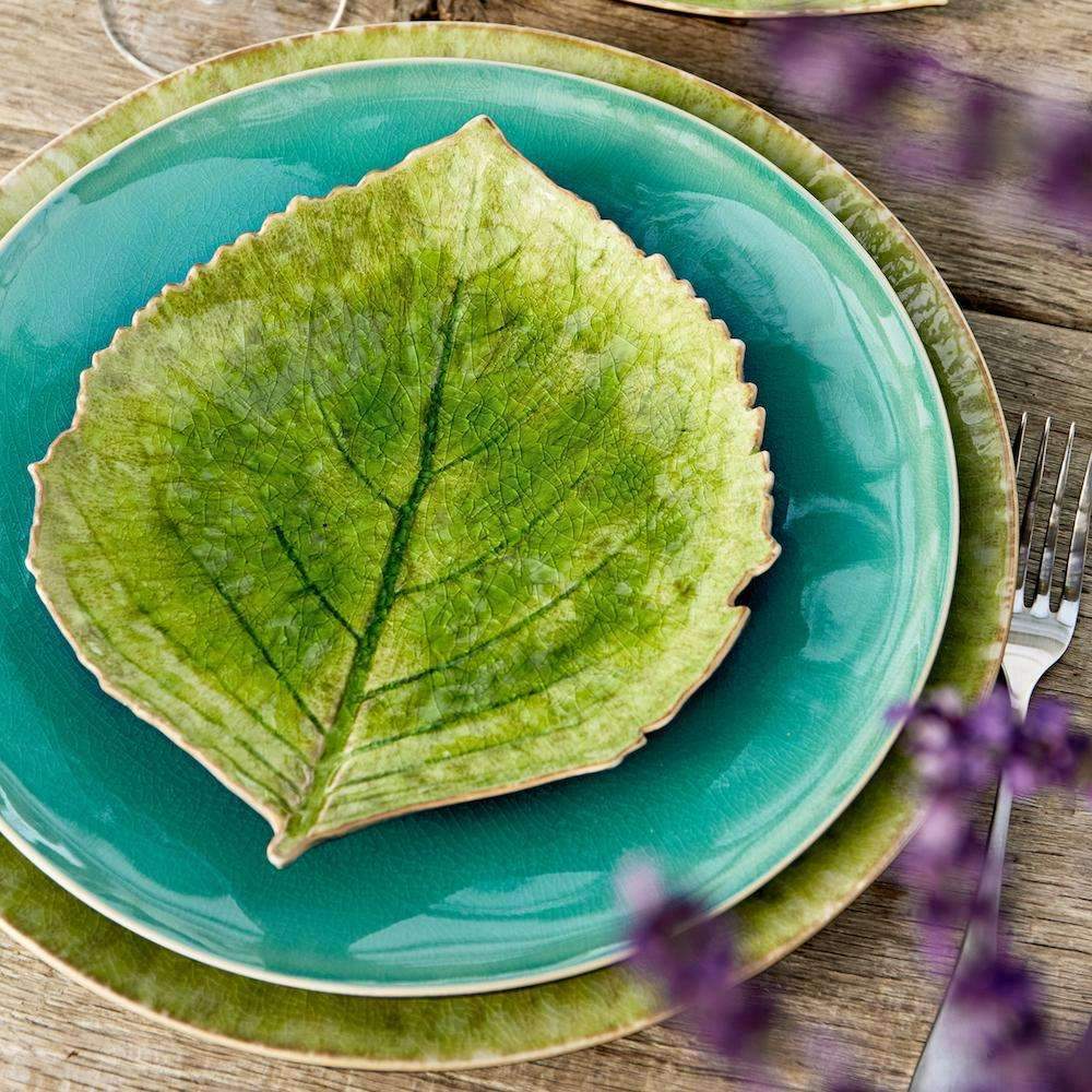 Hydrangea Leaf I Stoneware Plate - Light green
