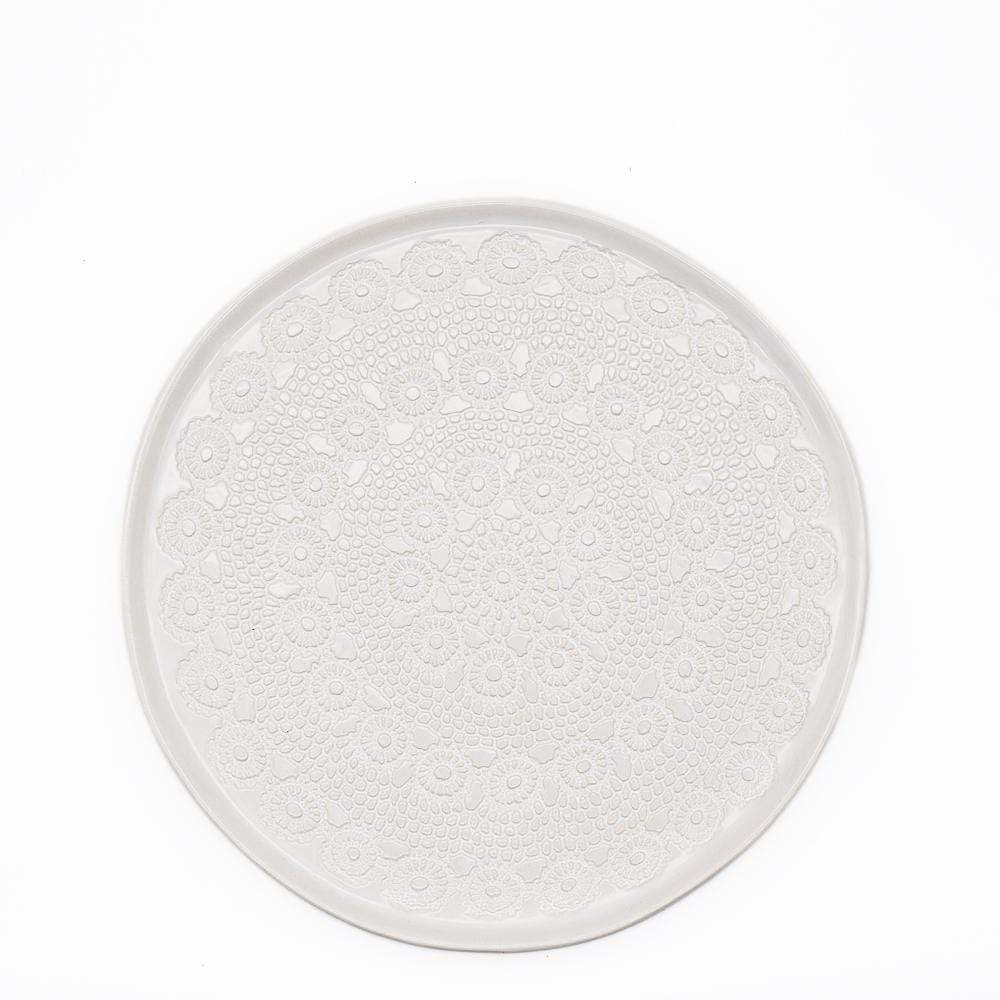 Flores I White plate - 10.6'' - Luisa Paixao | USA