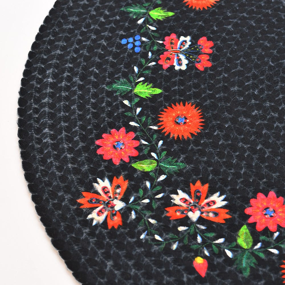 Placemat made from recycled natural fibers